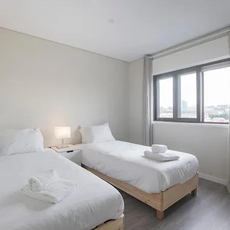 2br Flat W/ Ac & Great Views By Lovelystay Apartment